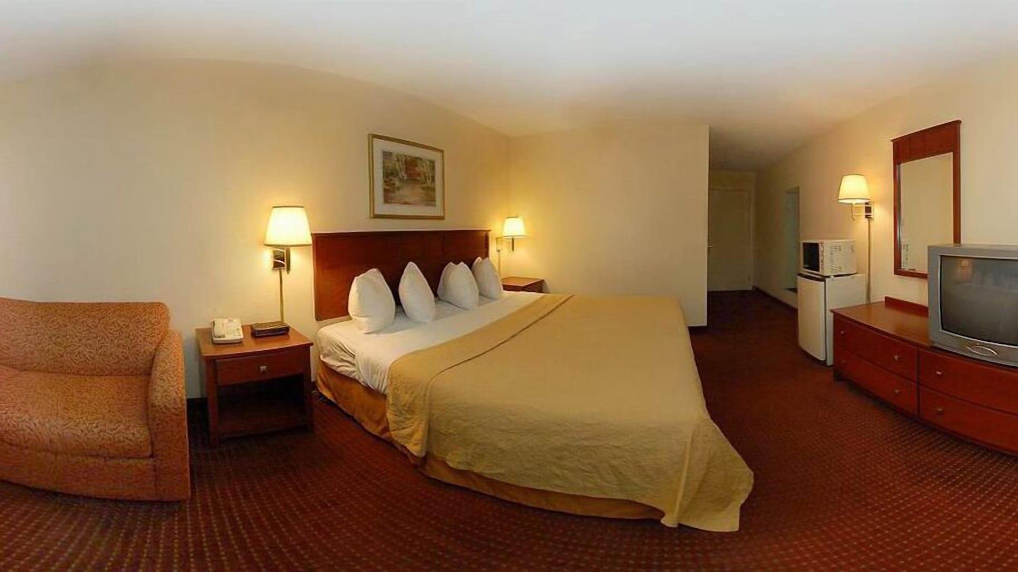 Baymont By Wyndham Indianapolis East Hotel Exterior foto