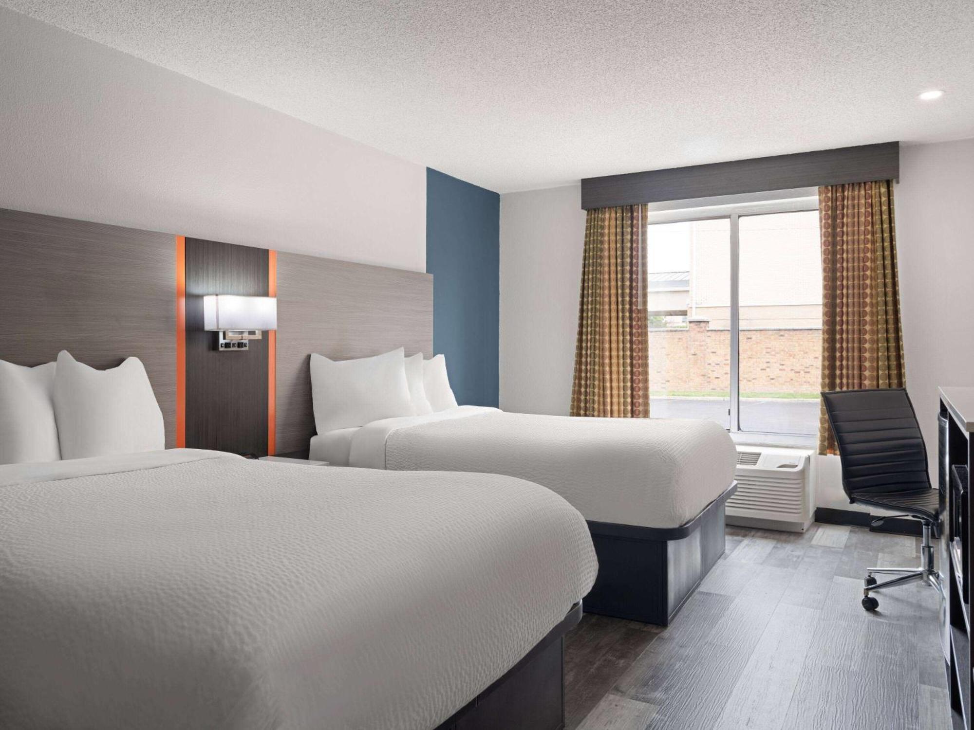 Baymont By Wyndham Indianapolis East Hotel Exterior foto